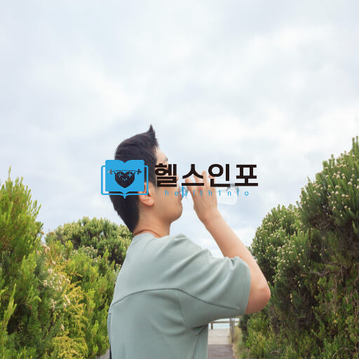 딸꾹질 멈추는 법 물 마시기